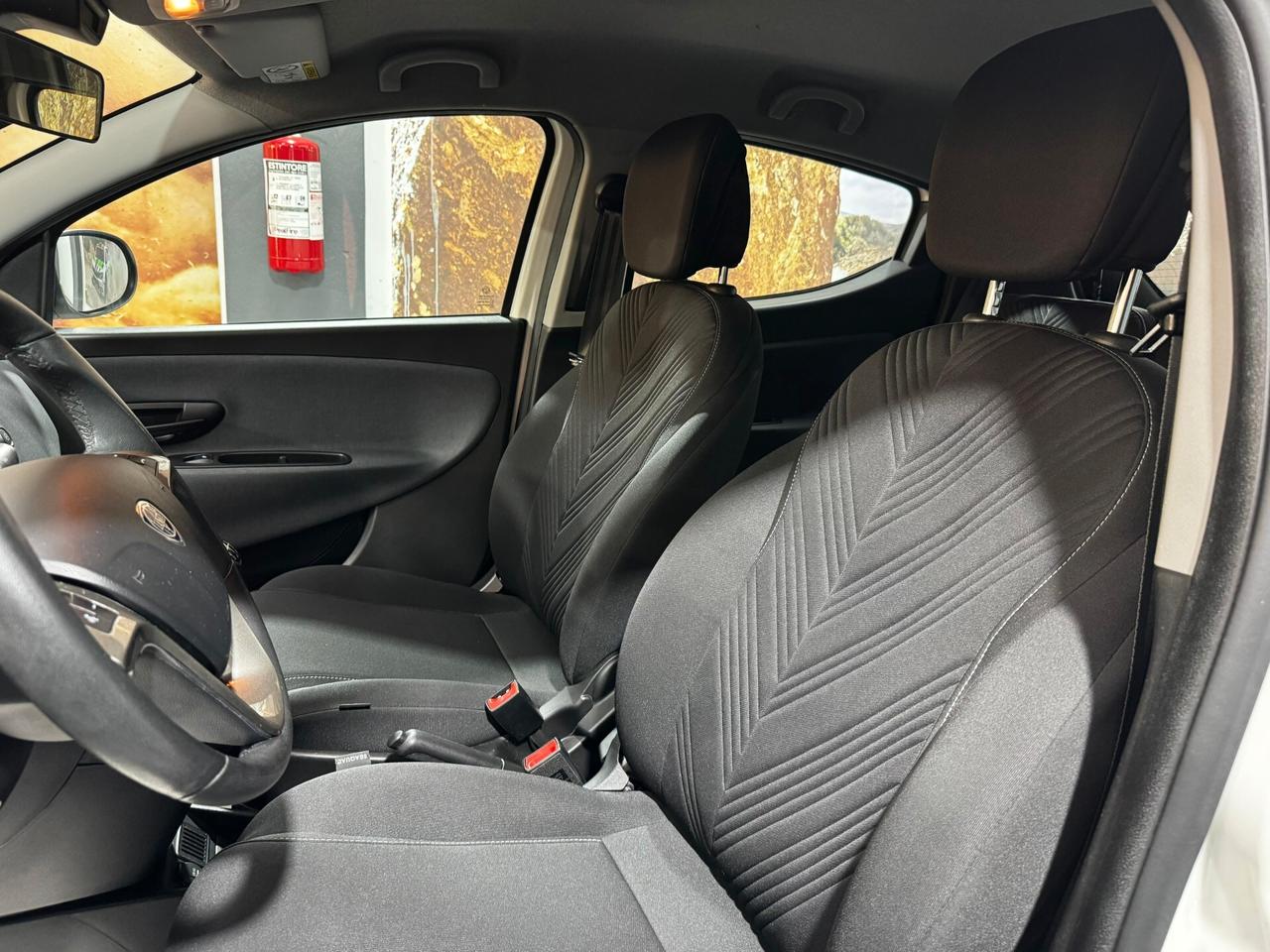 Lancia Ypsilon 1.0 FireFly 5 porte S&S Hybrid Gold
