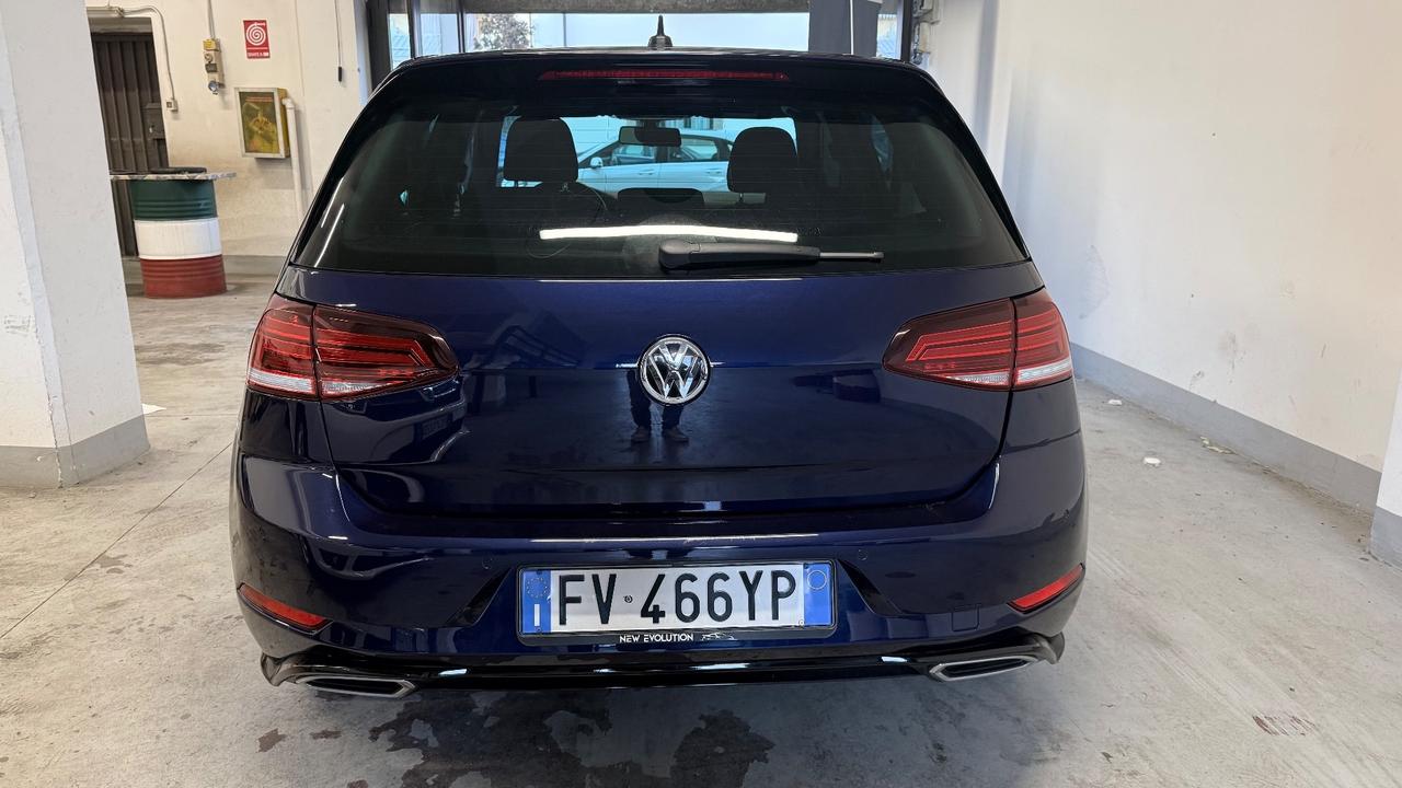 Volkswagen Golf 1.0 TSI 115 CV 5p. Sport R LINE