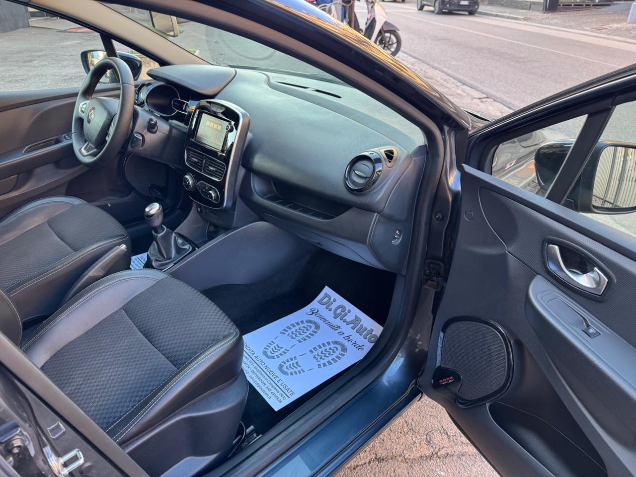 Renault Clio TCe 12V90 CV 5 porte Moschino