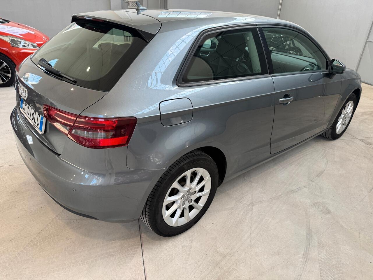 Audi A3 3P 1.6 TDI 105 CV YOUNG