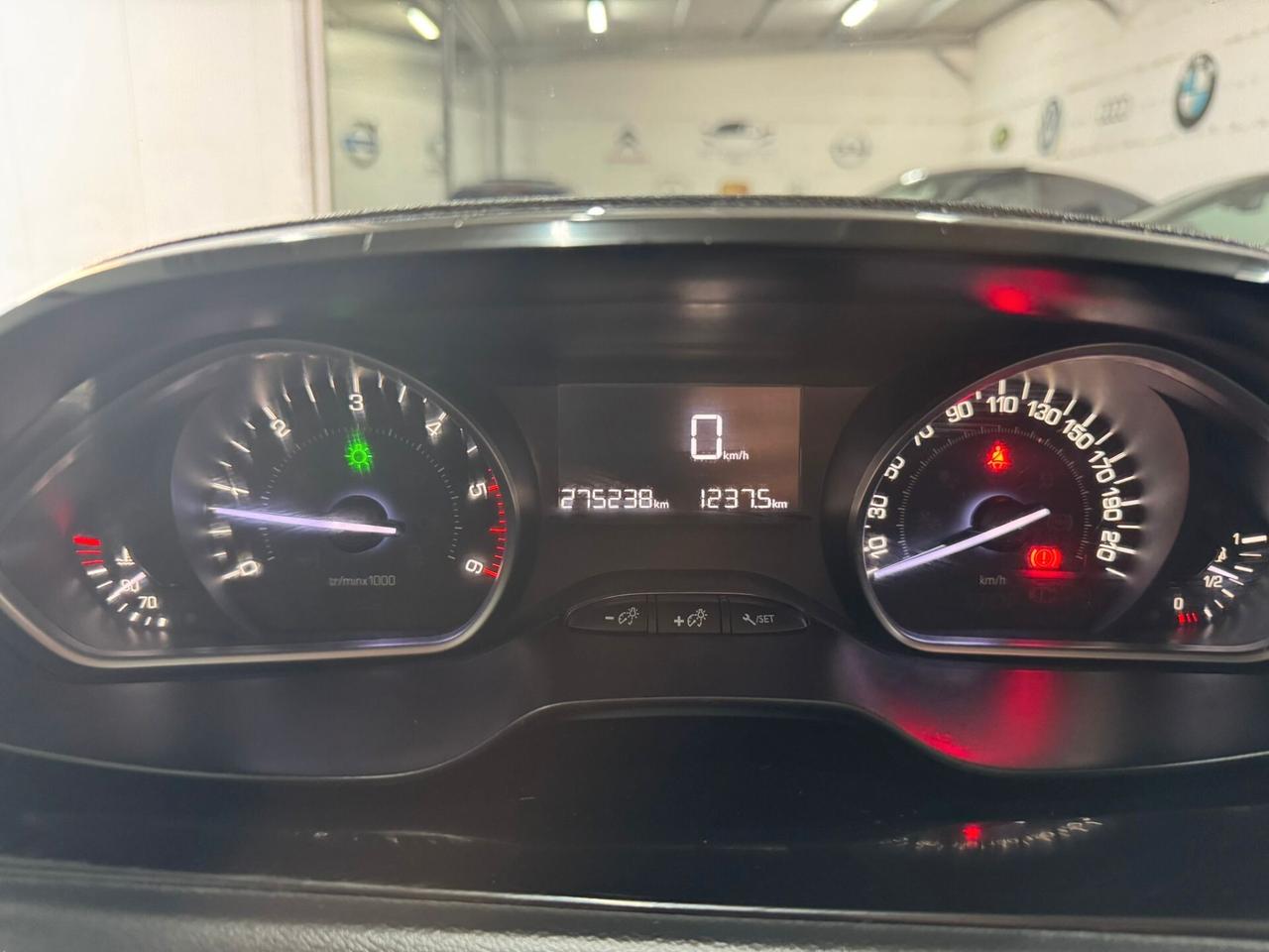 Peugeot 208 BlueHDi 75 5 porte Allure