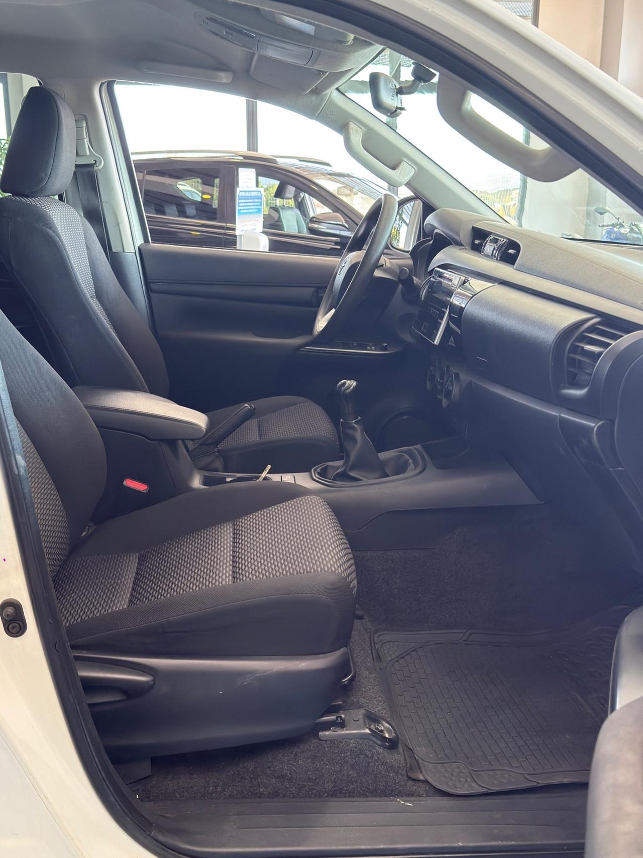Toyota Hilux 2.4 D-4D 4WD 4 porte Double Cab Comfort