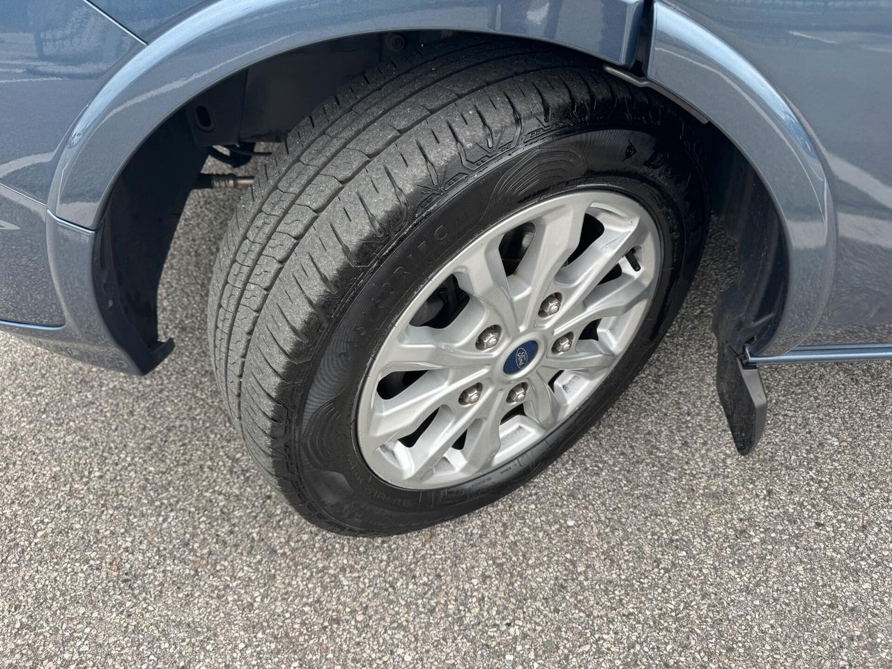 Ford Tourneo Custom Titanium 2.0 TDCi 130CV 8posti