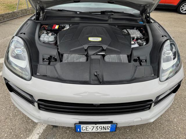 PORSCHE Cayenne Coupé 3.0 V6 E-Hybrid FULL OPT.