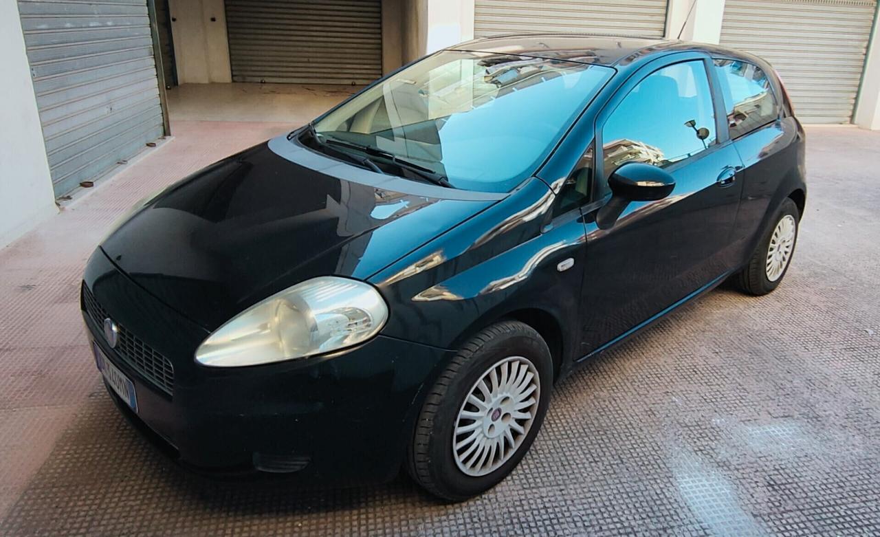 Fiat Grande Punto 1.4 GPL 3 porte .4 gomme nuove