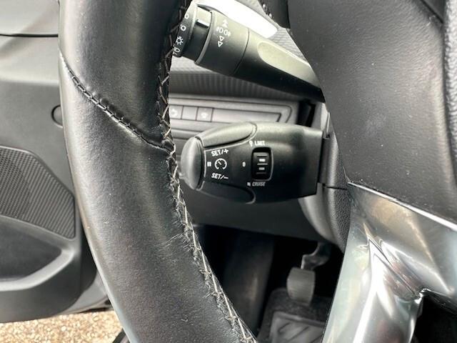 Peugeot 2008 1.6 BlueHDi 100 Allure