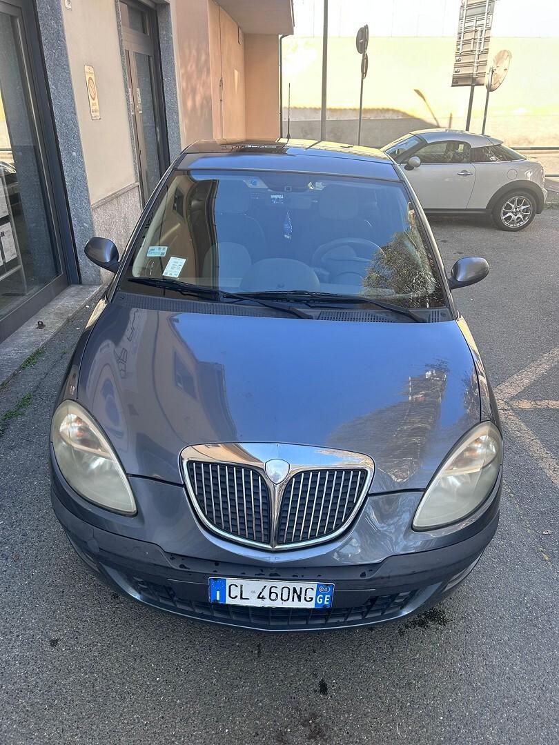 Lancia Ypsilon 79.000km certificati unipropr