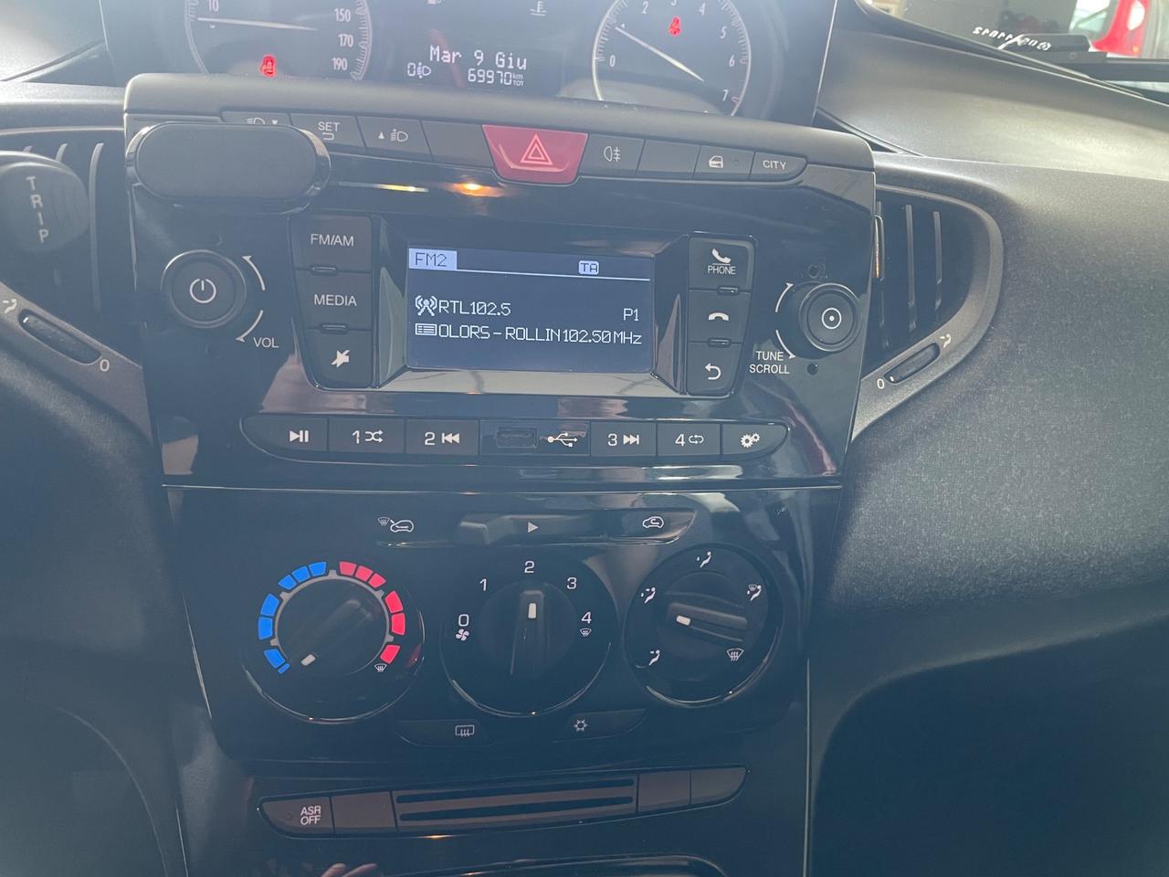 Lancia Ypsilon 1.2 69 CV 5 porte Elefantino - Nessun vincolo -