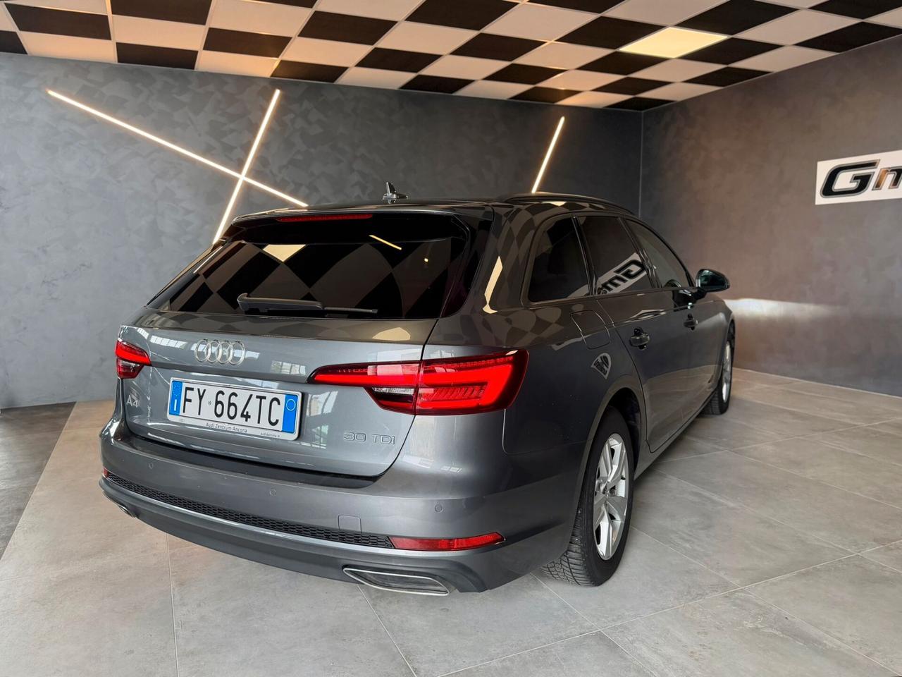 Audi A4 Avant 30 TDI S tronic Business