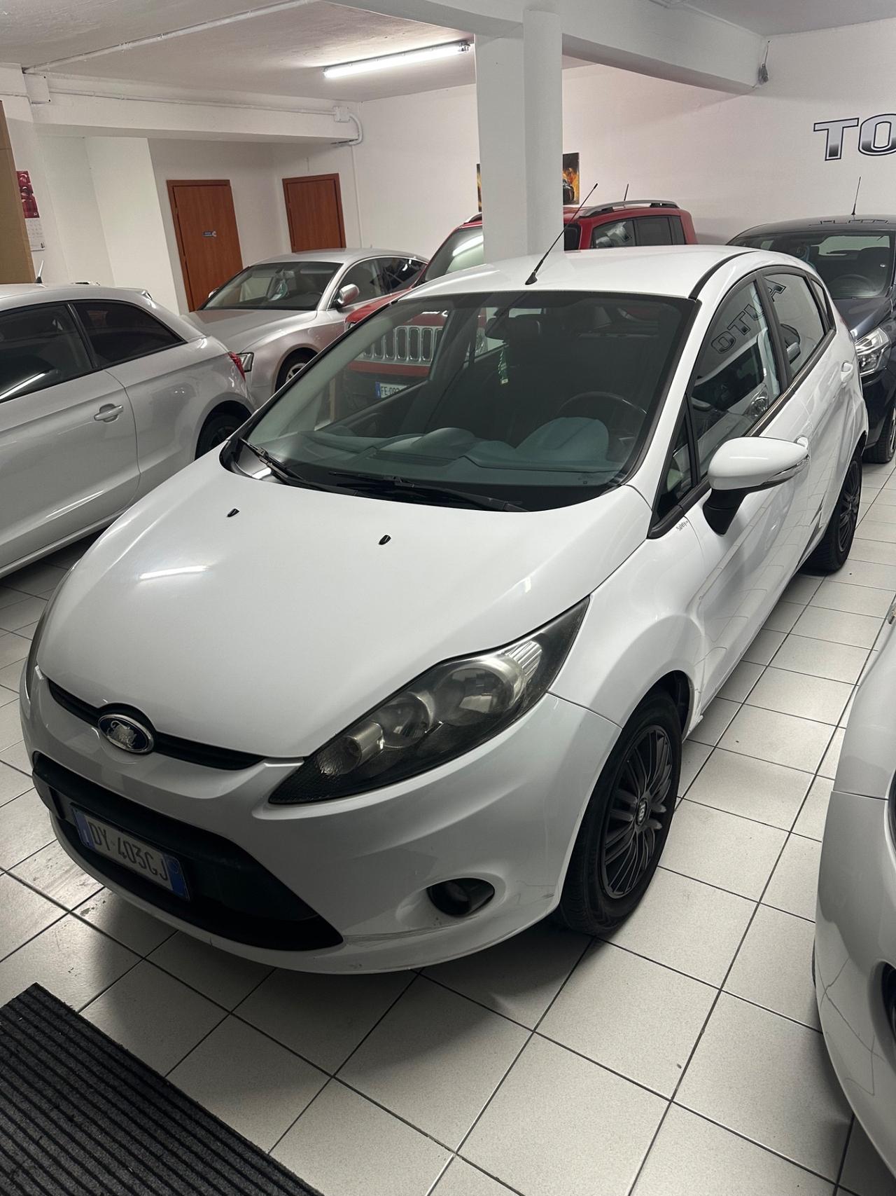 Ford Fiesta 1.4 5 porte Bz.- GPL Titanium