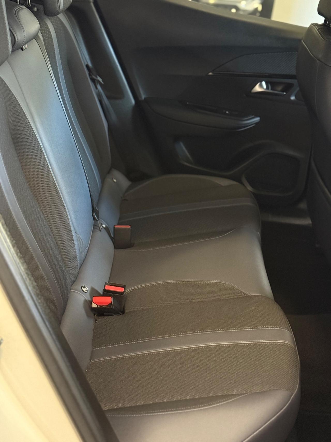 Peugeot 2008 BlueHDi 130 S&S EAT8 Allure Navi Pack