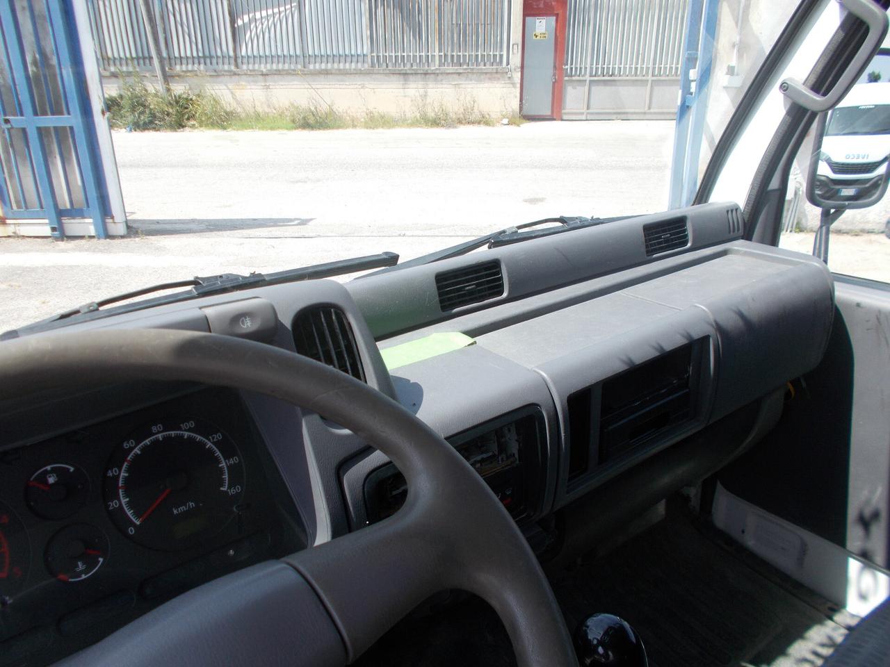 iveco nissan cabstar 35.13 2005 doppia + cassone fisso