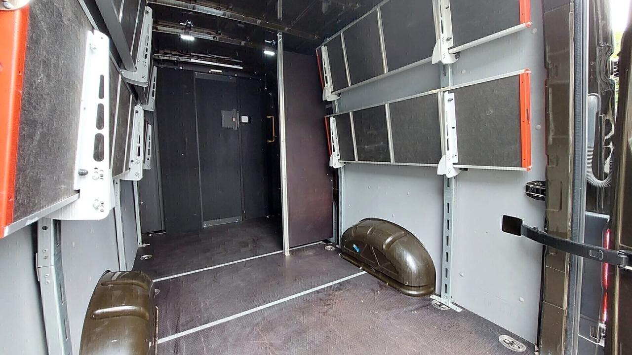 Volkswagen Crafter allestimento ups