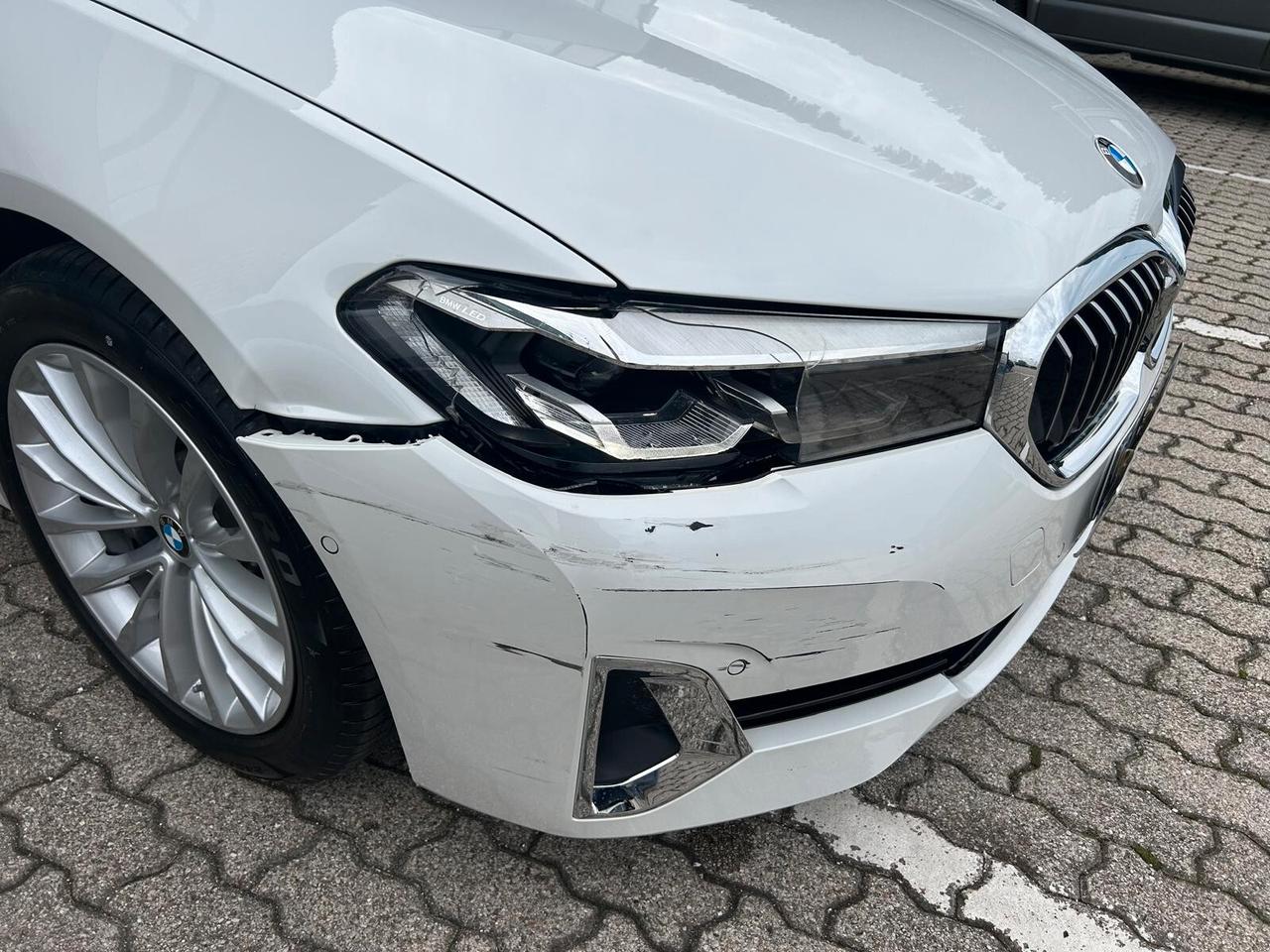 BMW 530d Touring mhev 48V xdrive Luxury DANNEGGIATA
