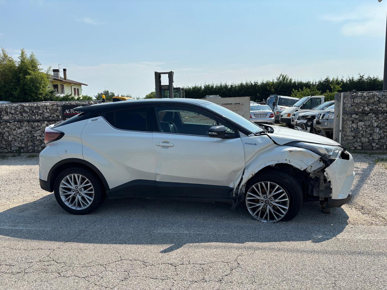 Toyota C-HR 1.8 Hybrid E-CVT Dynamic