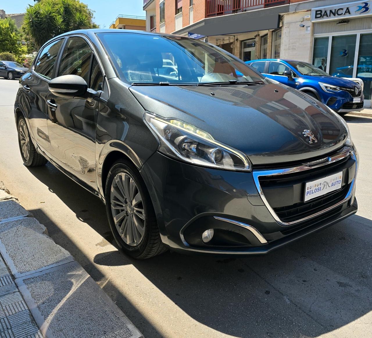 Peugeot 208 PureTech 82 cv GPL Allure