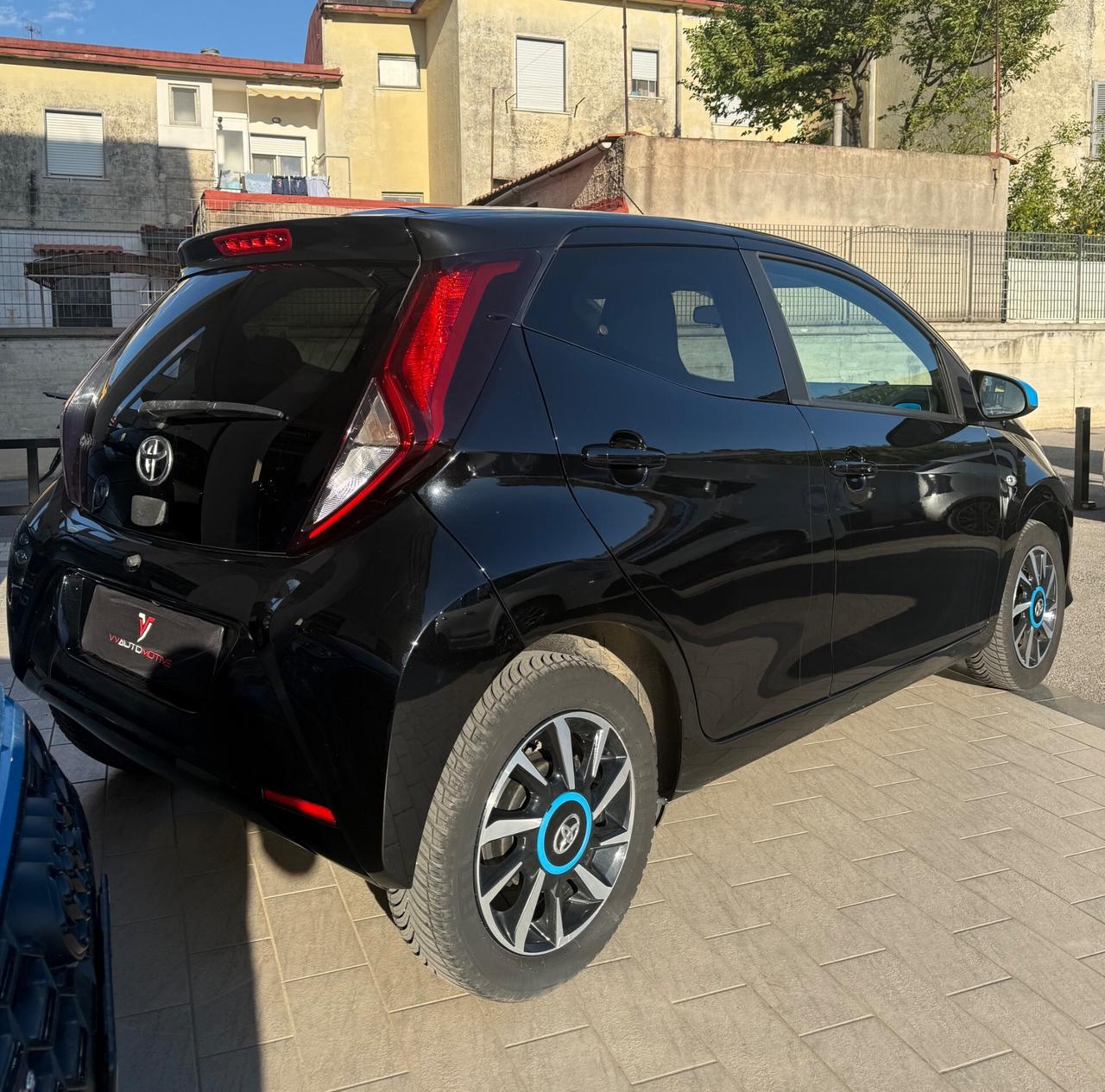 Toyota Aygo 1.0 VVT-i 72 CV 5 porte x-clusiv