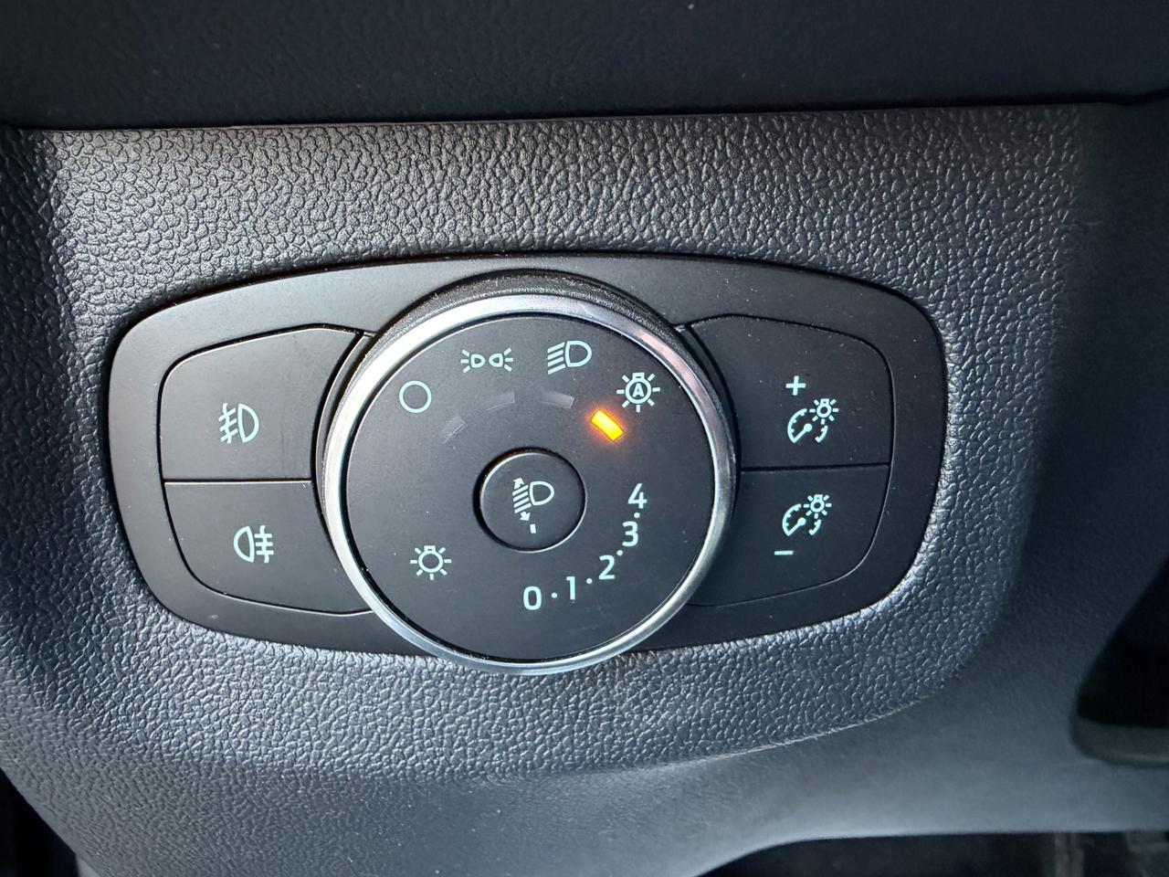 Ford Tourneo Courier 1.0 EcoBoost Powershift Active