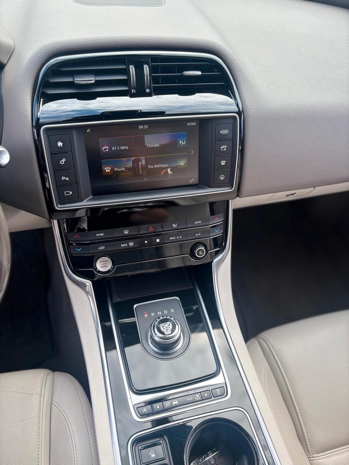 Jaguar XE 2.0 D Turbo 180CV aut. Prestige Business Edition