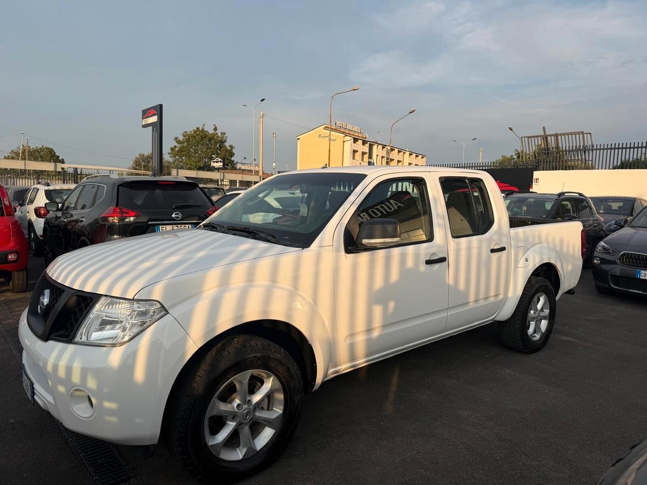 Nissan Navara 2.5 dCi 190CV 4 porte doppia cabina