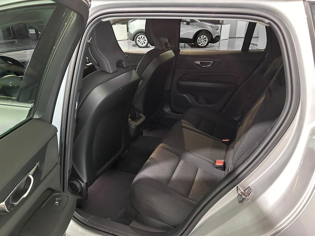 Volvo V60 2.0 B4 Momentum Business Pro