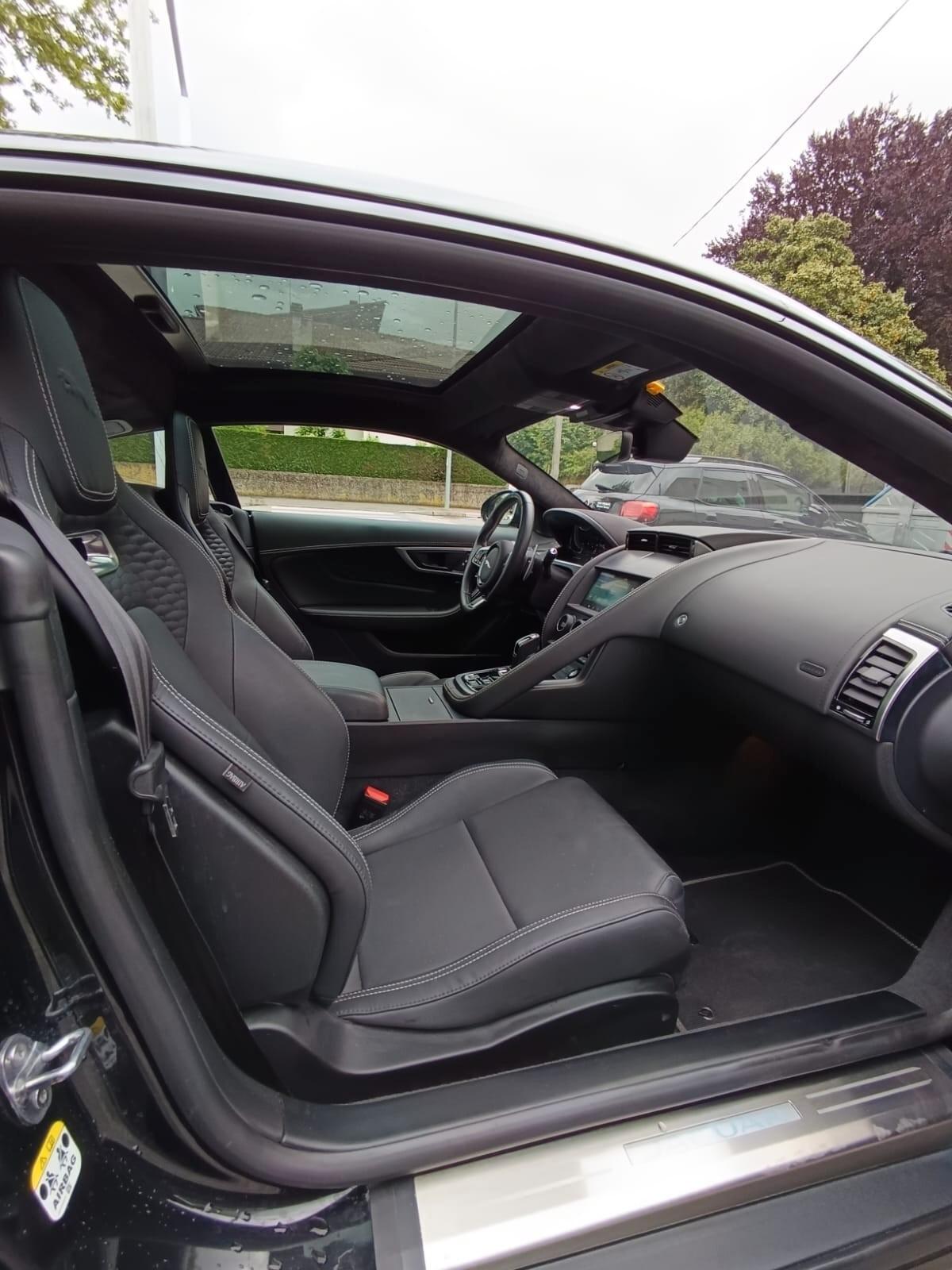 Jaguar F-Type 2.0 aut. Coupé R-Dynamic Black