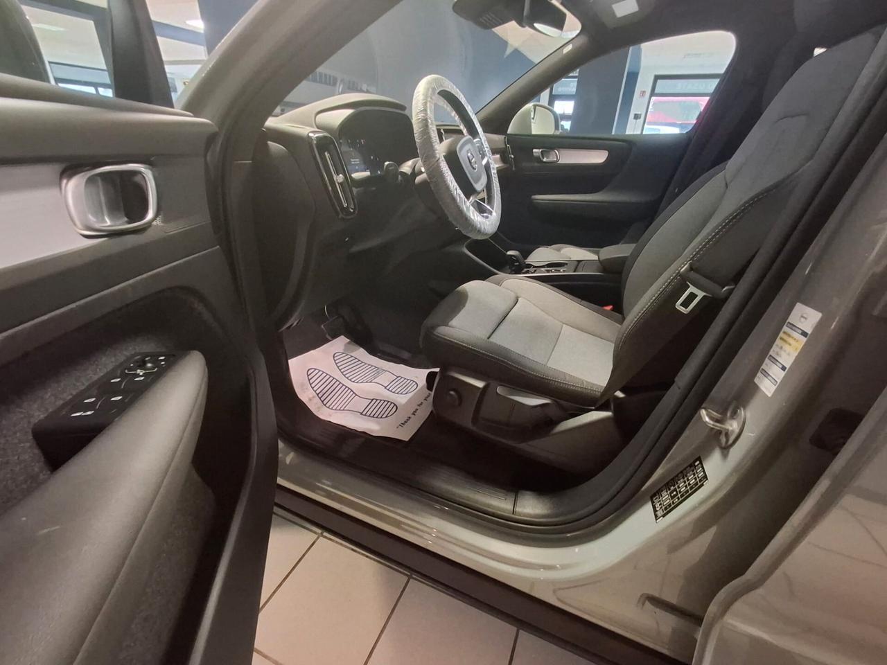 Volvo XC40 B3 automatico Ultimate Dark