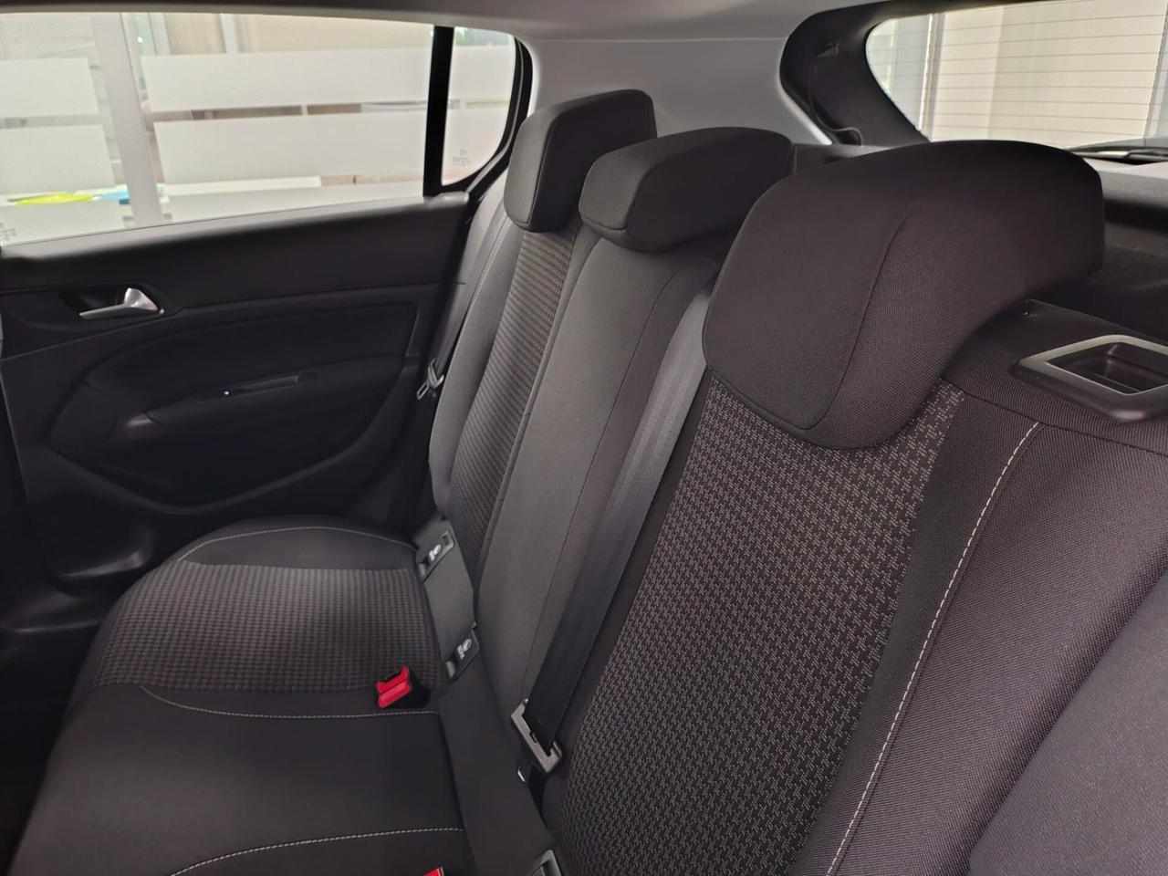 Peugeot 308 BlueHDi 130 S&S EAT8 Active