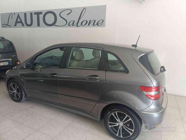 MERCEDES-BENZ B 180 CDI Executive