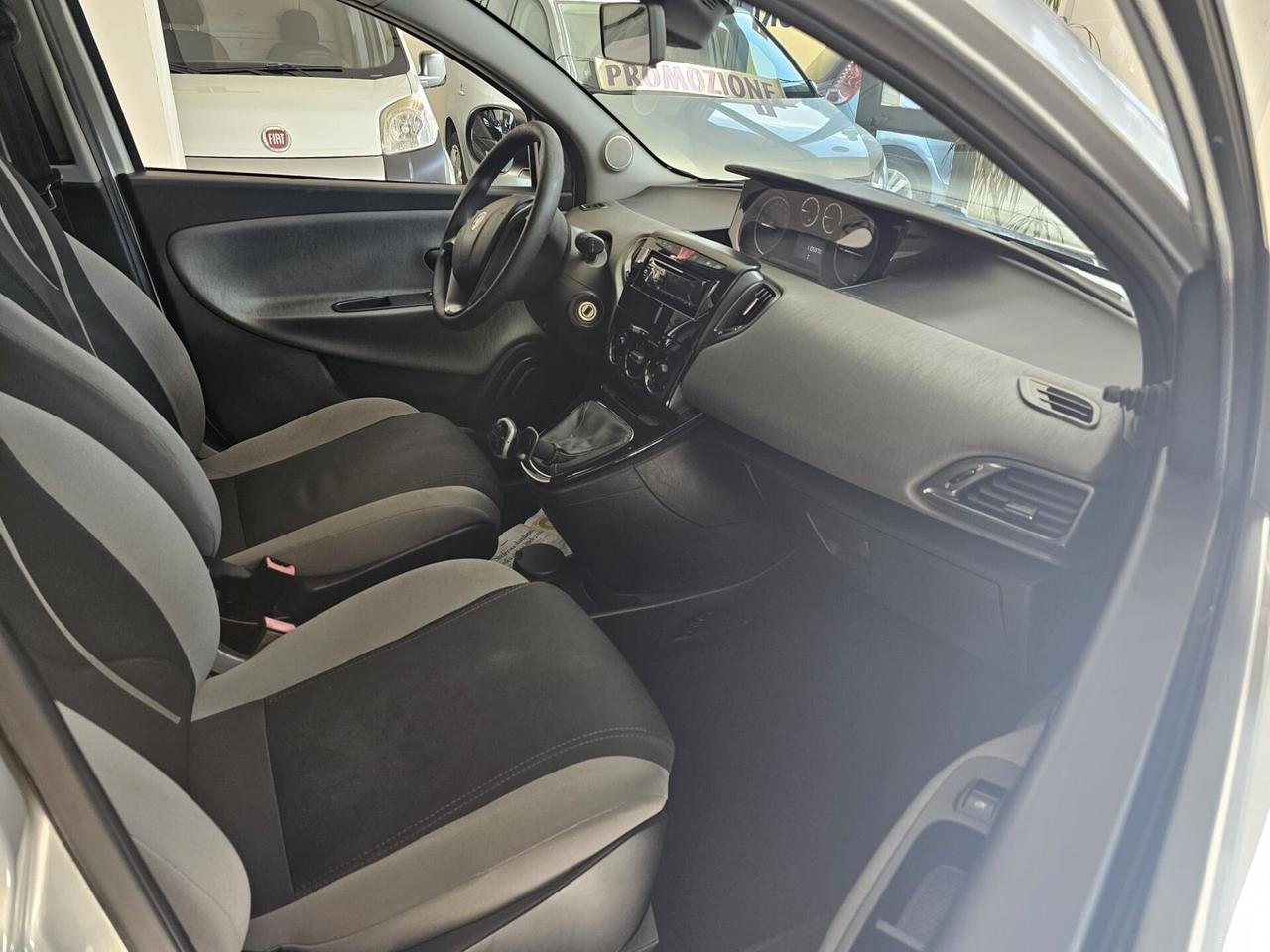 Lancia Ypsilon 1.2 69 CV 5 porte S&S Gold