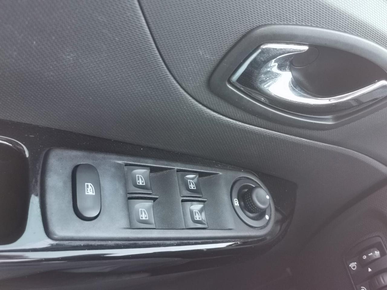 Renault Captur dCi 8V 90 CV EDC Energy - 12/2015