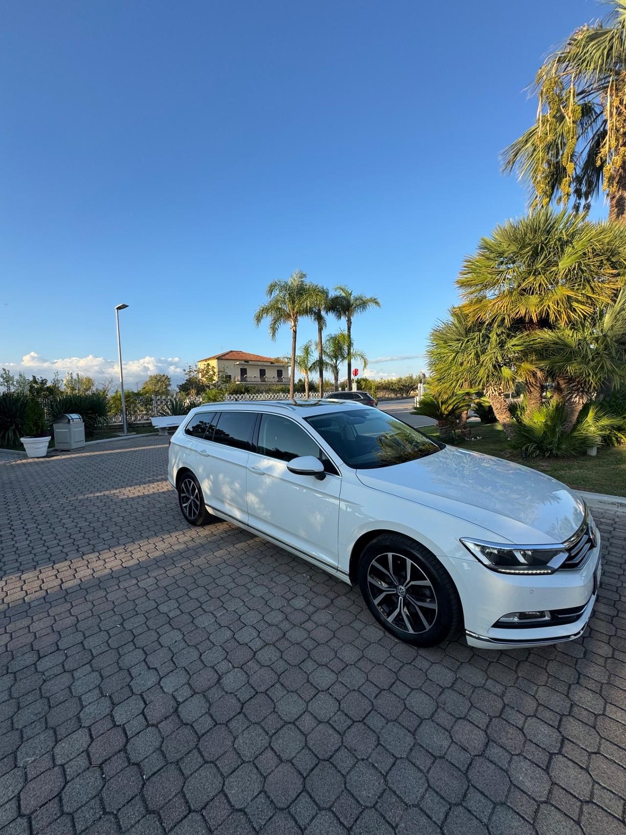 Volkswagen Passat Variant 2.0 TDI 190 CV DSG Highline BlueMotion Tech.