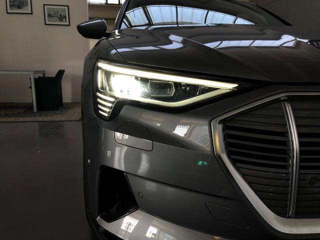 AUDI e-tron quattro