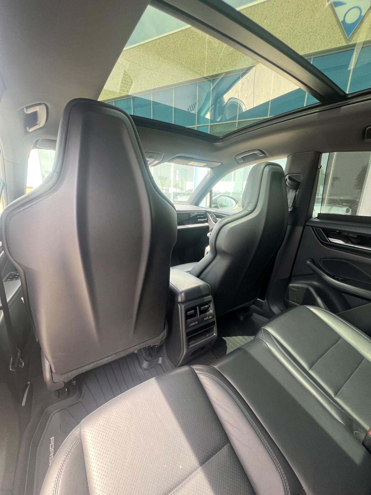 Porsche Macan EV 4 - possibilità noleggio no scoring