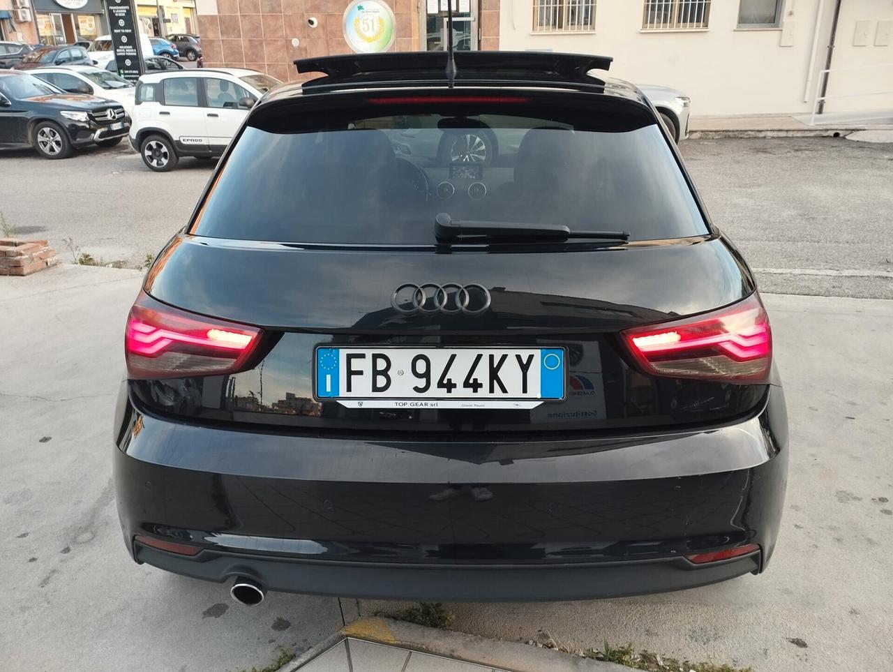 Audi A1 Sportback S-line 1.6 tdi s-tronic