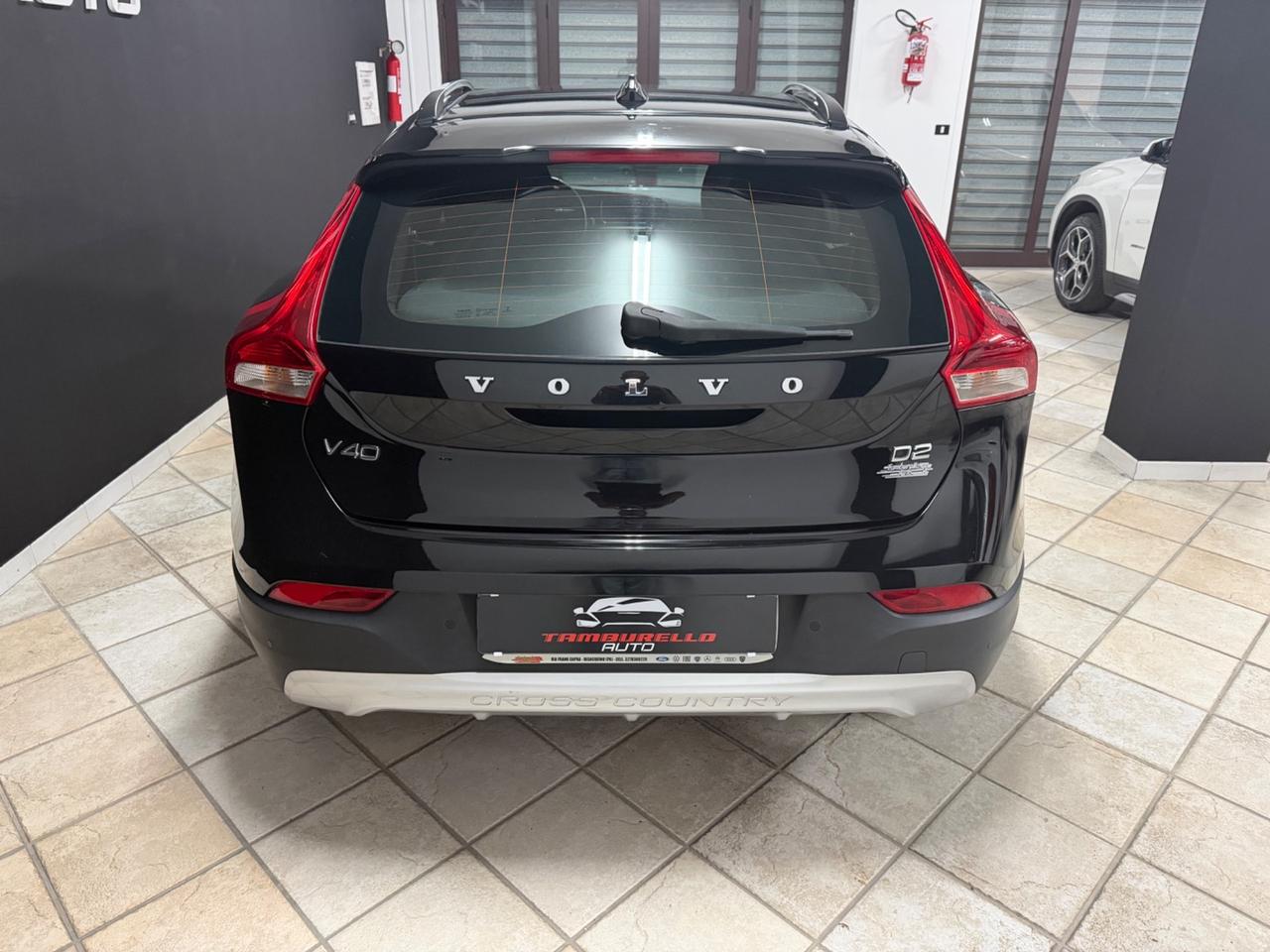 VOLVO V40 2.0 D2 (120) Cross Country Kinetic 2017