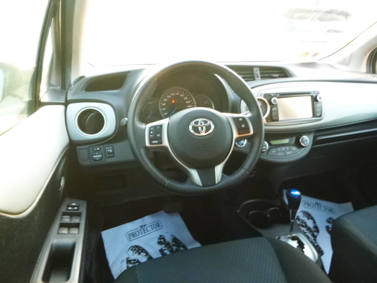 Toyota Yaris 1.5 Hybrid 5 porte Style NEOPATENTATI