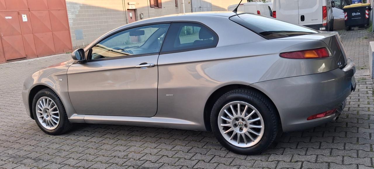 Alfa Romeo GT 1.8 16V TS Distinctive