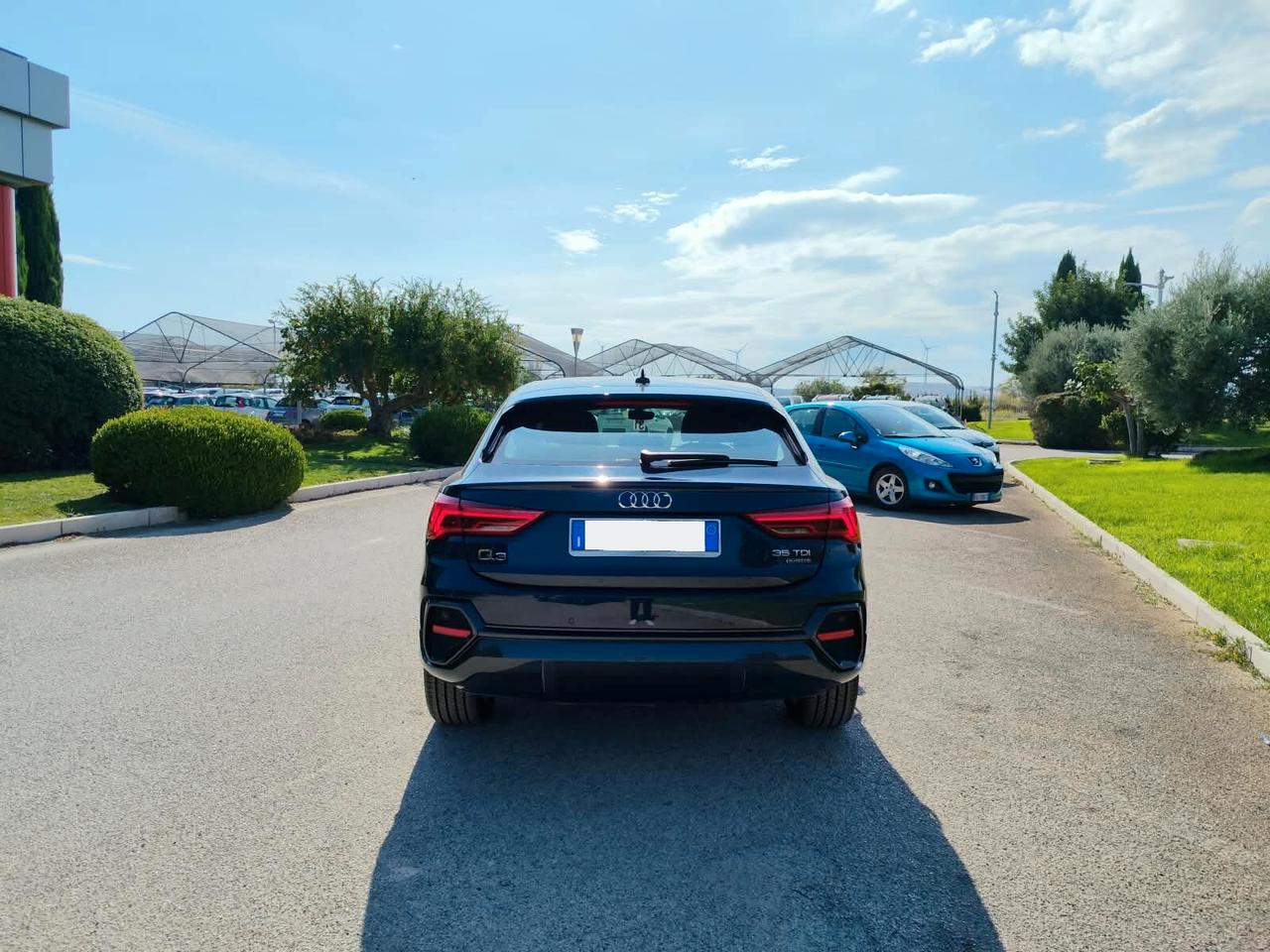 Audi Q3 35 TDI quattro Business Advanced