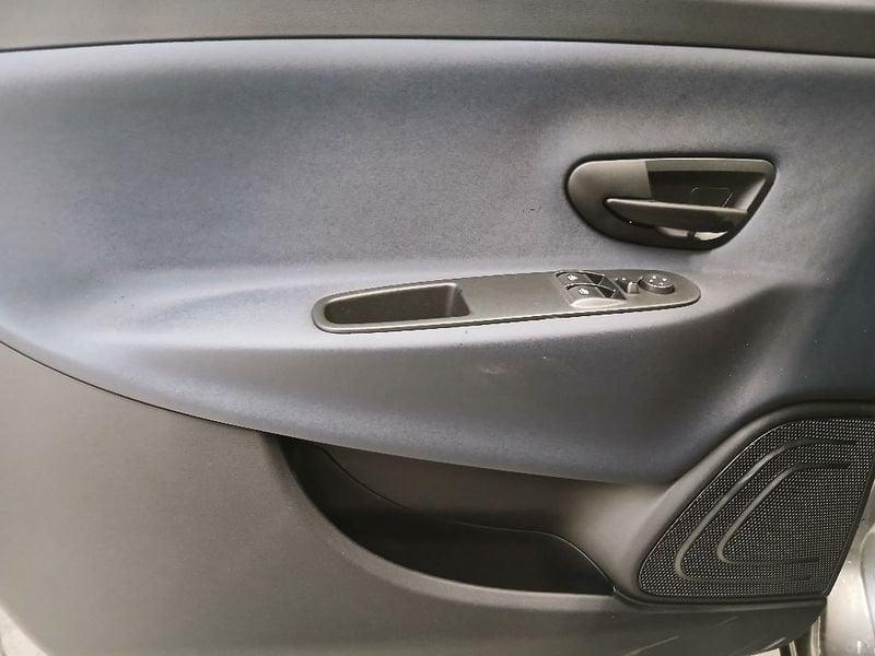 Lancia Ypsilon 1.0 firefly hybrid Gold Plus s&s 70cv