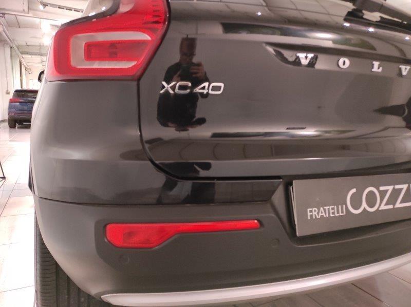 VOLVO XC40 (2017-->) - XC40 B3 automatico Core