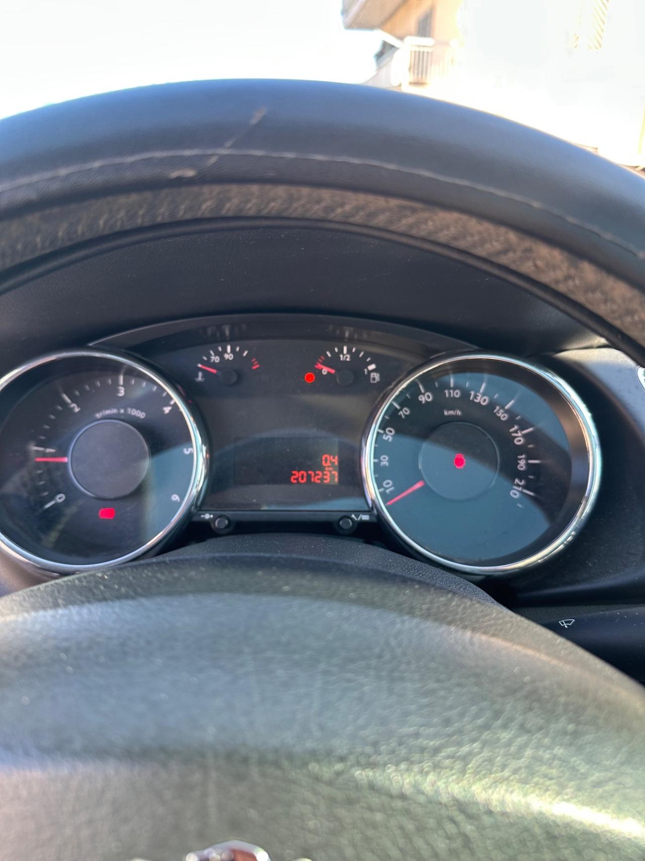 Peugeot 3008 1.6 HDi 112CV Business