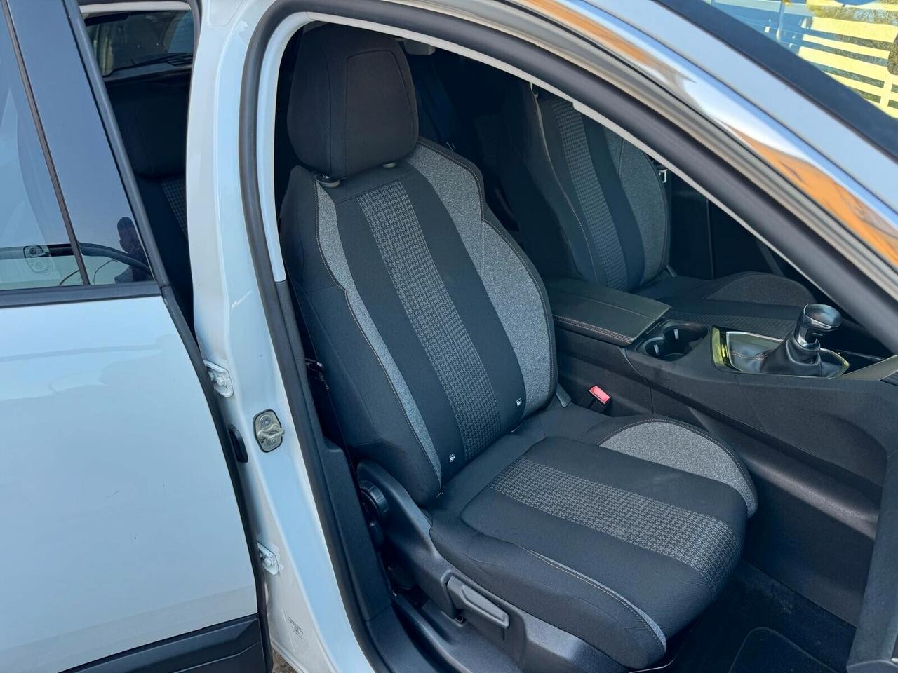 PEUGEOT 3008 BlueHDi 120cv S&S ALLURE