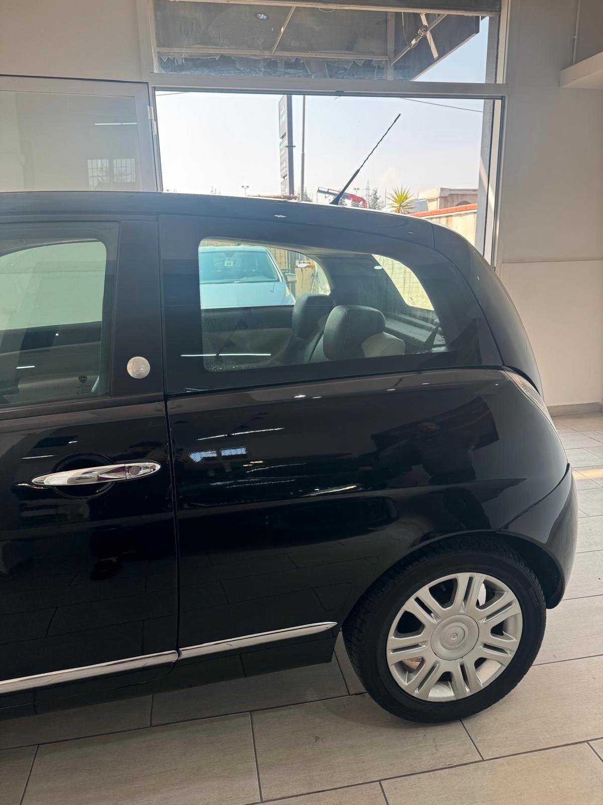 Lancia Ypsilon 1.4 Platino Ecochic GPL