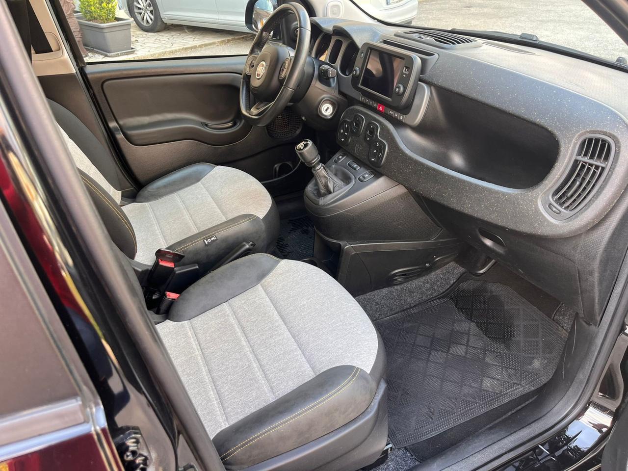 FIAT PANDA HYBRID CITY CROSS 1.0 FIREFLY