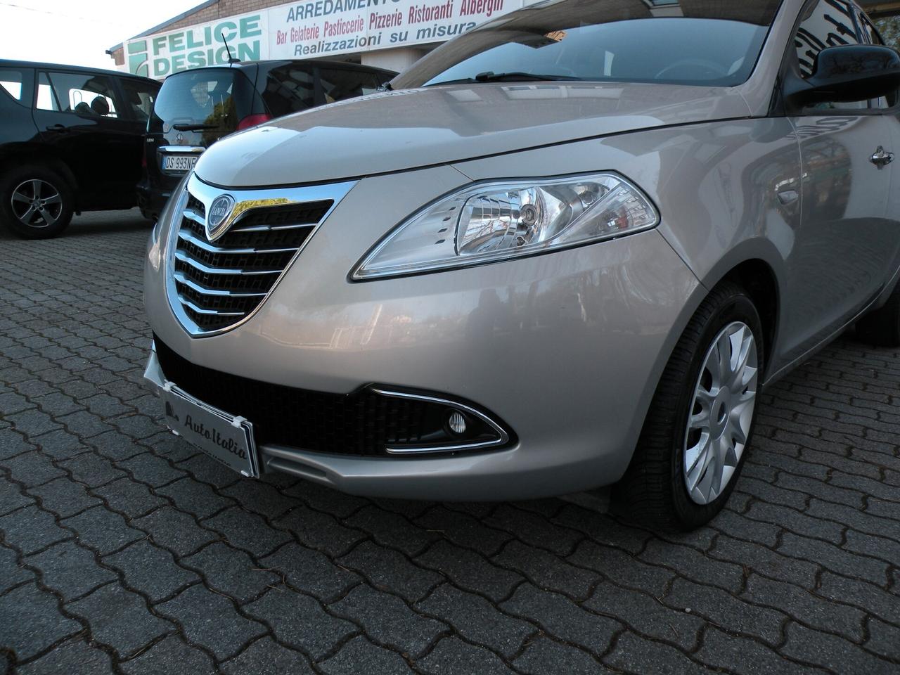 LANCIA YPSILON 1.3 MJT 95 CV GOLD 2011