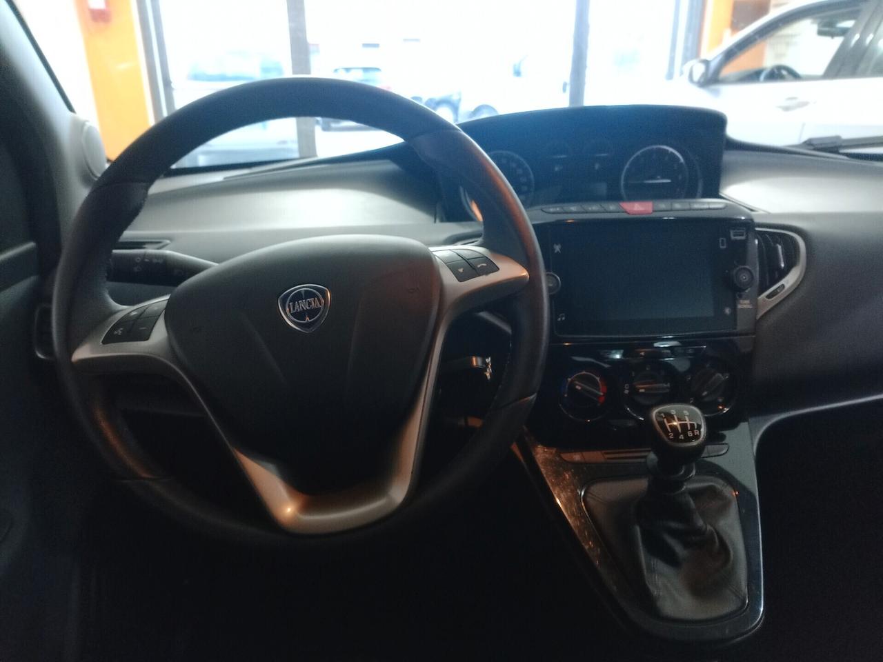 Lancia Ypsilon 1.0 FireFly 5 porte S&S Hybrid Gold