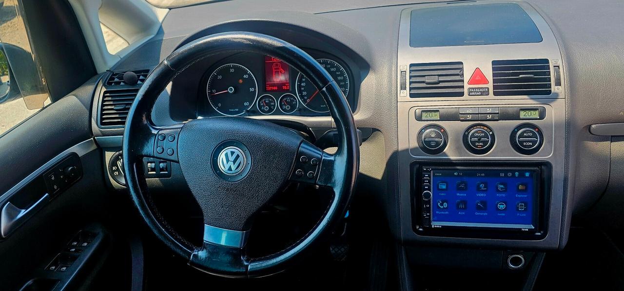 Volkswagen Touran 7 posti 2.0 16V TDI Highline