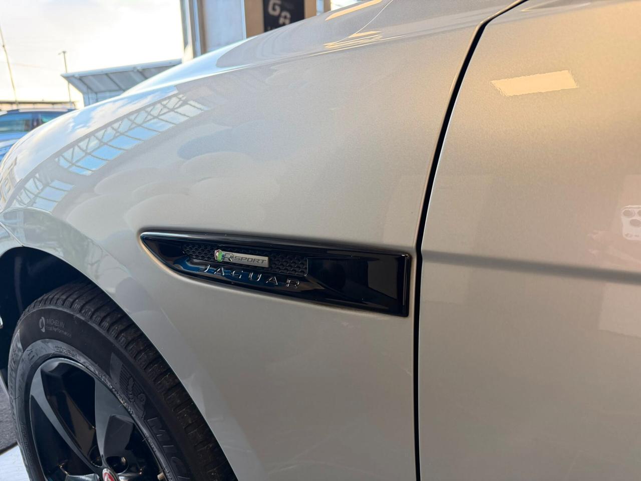 Jaguar F-Pace 2.0 D 180 CV AWD aut. R-Sport