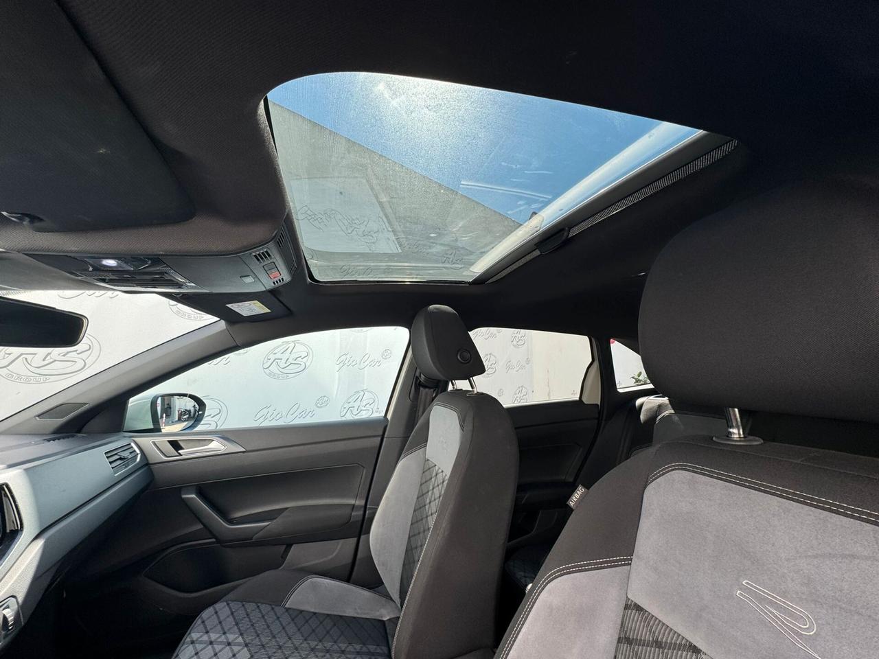 Volkswagen Taigo 1.0 TSI 110 CV DSG R-Line Tetto Apribile